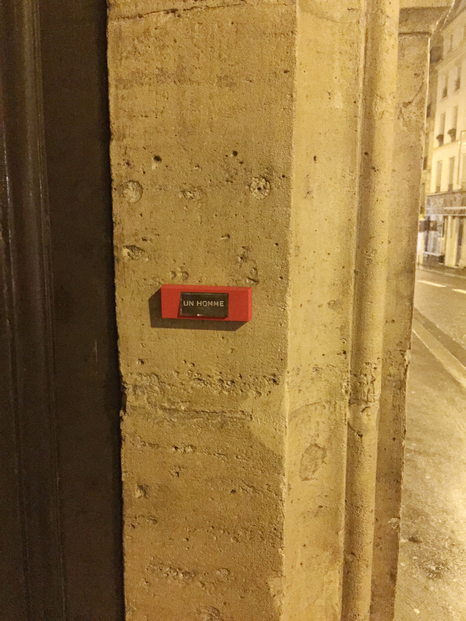 Un homme - Paris 9ème arrondissement - 2014 - Le Sonneur