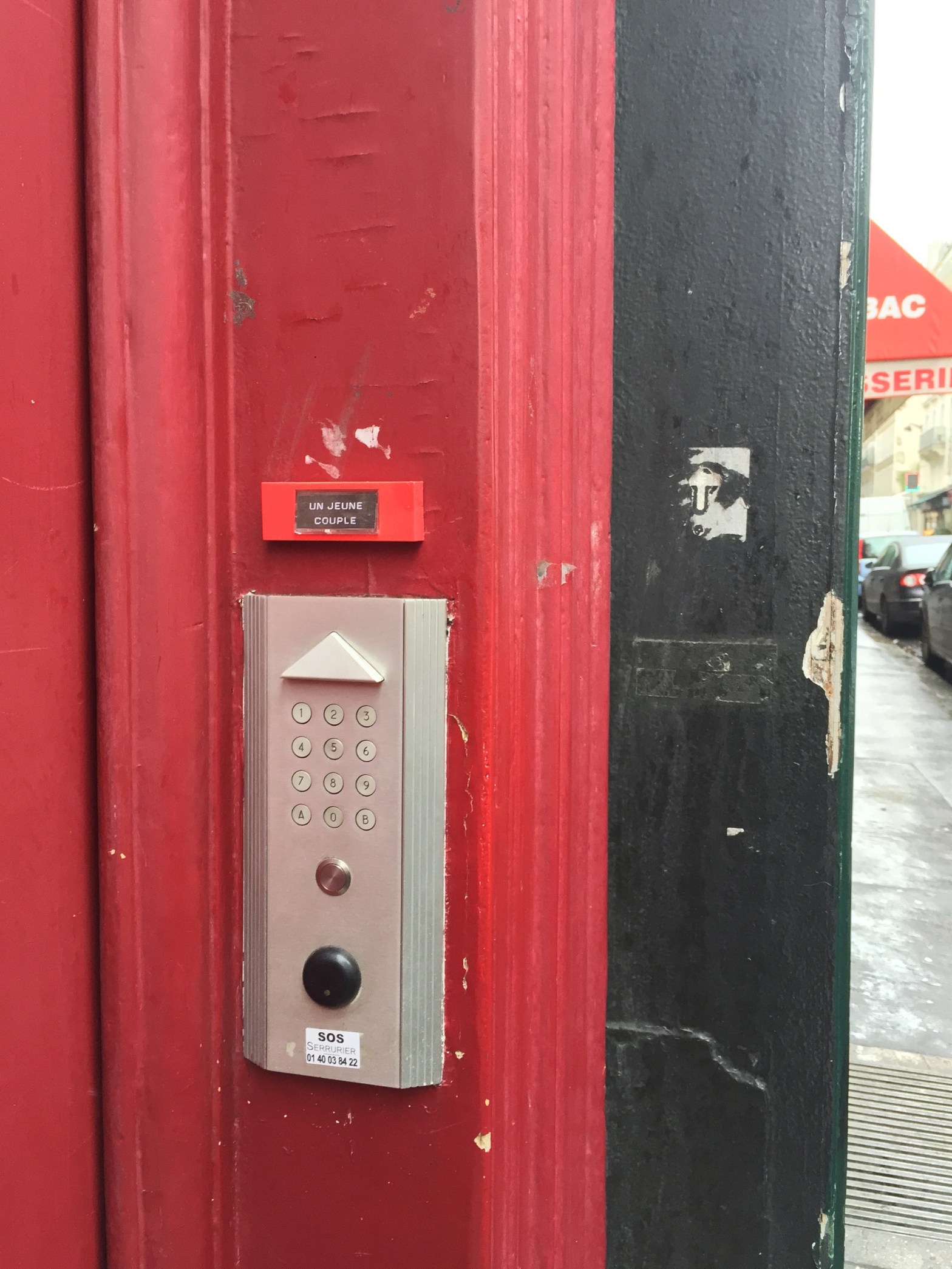 Un jeune couple - Paris 9ème arrondissement - 2014 - Le Sonneur