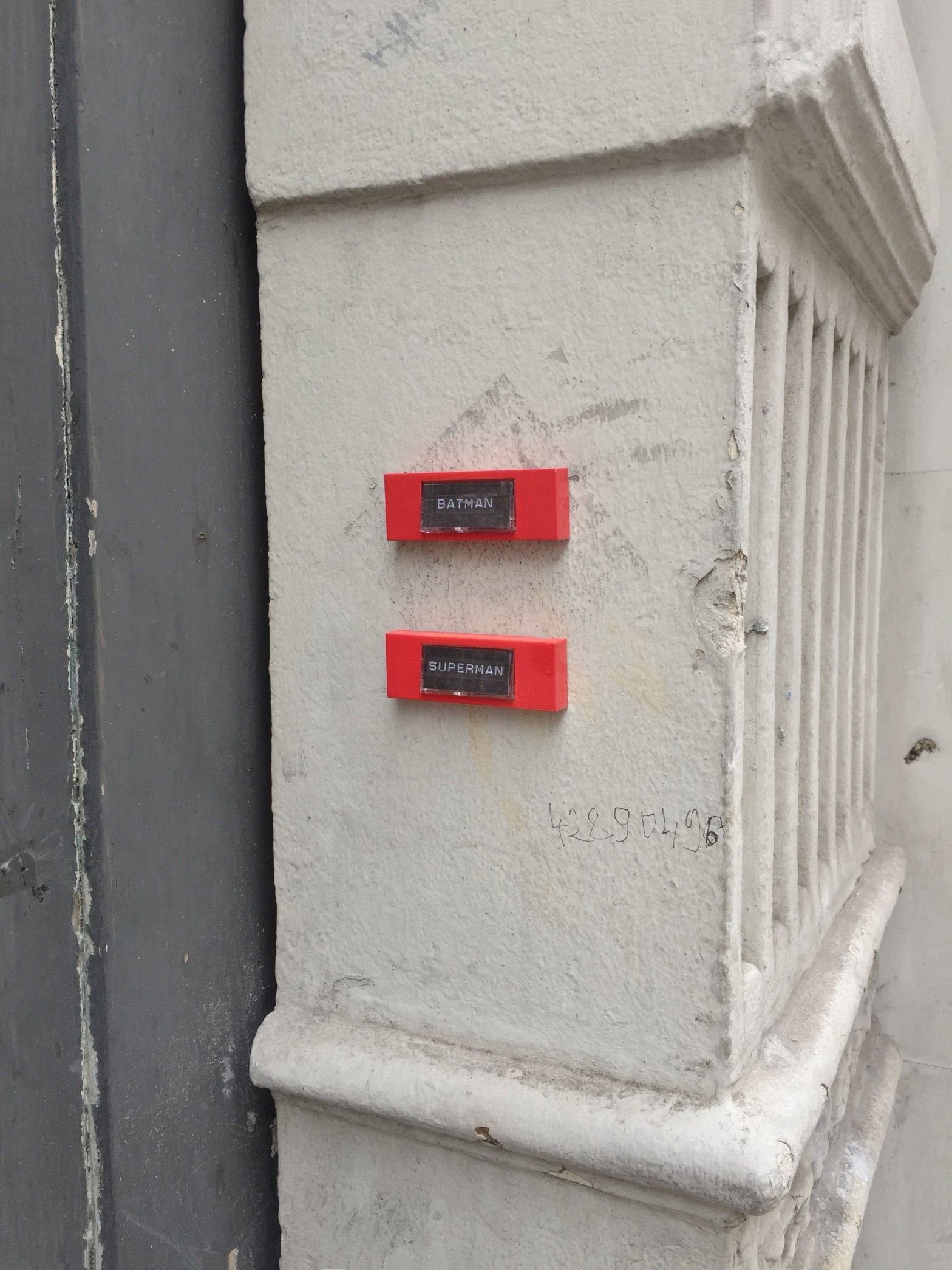 Dawn of Justice "Batman, Superman"– Paris 9ème arrondissement – 2014 – Le Sonneur