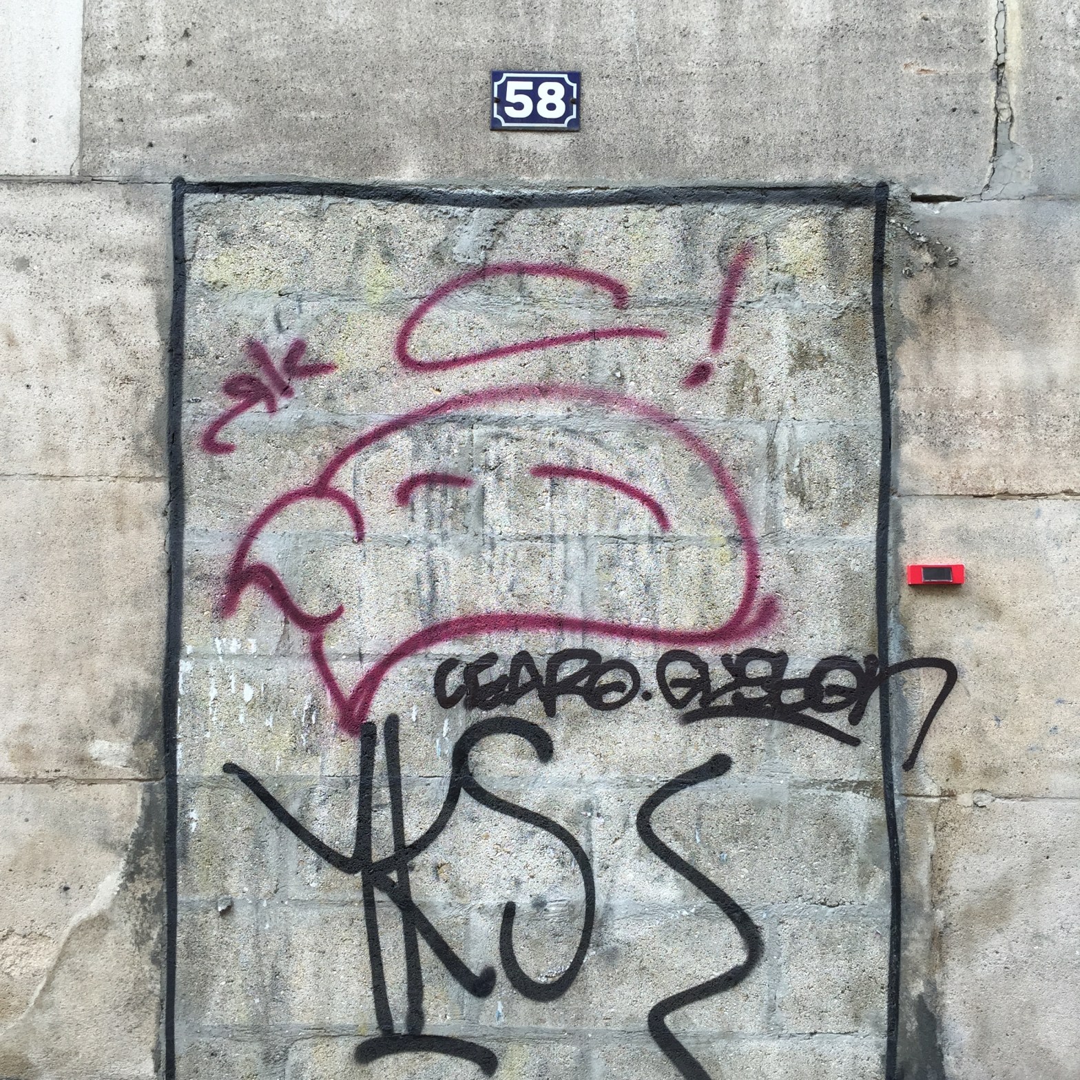 Buried alive - Paris 10ème arrondissement - 2015 - Le Sonneur