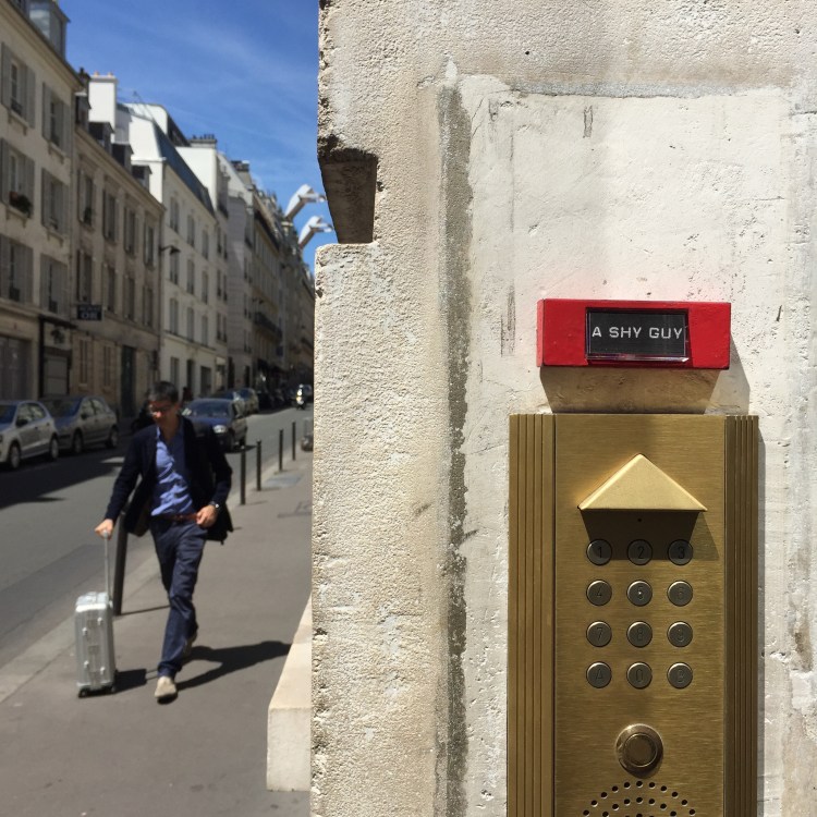 A shy guy - Paris 10 ème arrondissement  - 2015 - Le Sonneur