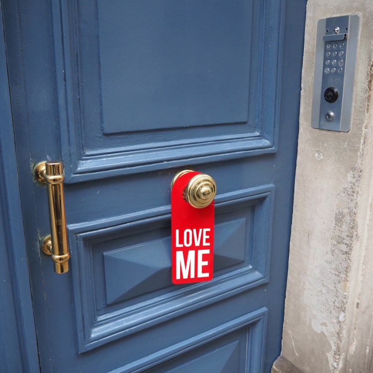 Door hanger « Love me » – Paris – 2016 – Le Sonneur