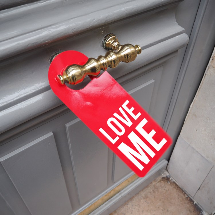 Door hanger « Love me » – Paris – 2016 – Le Sonneur