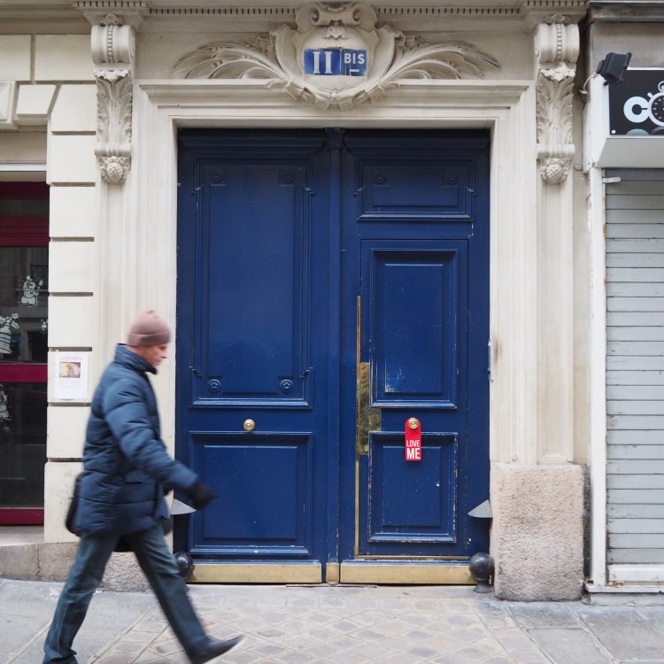 Door hanger « Love me » – Paris – 2016 – Le Sonneur