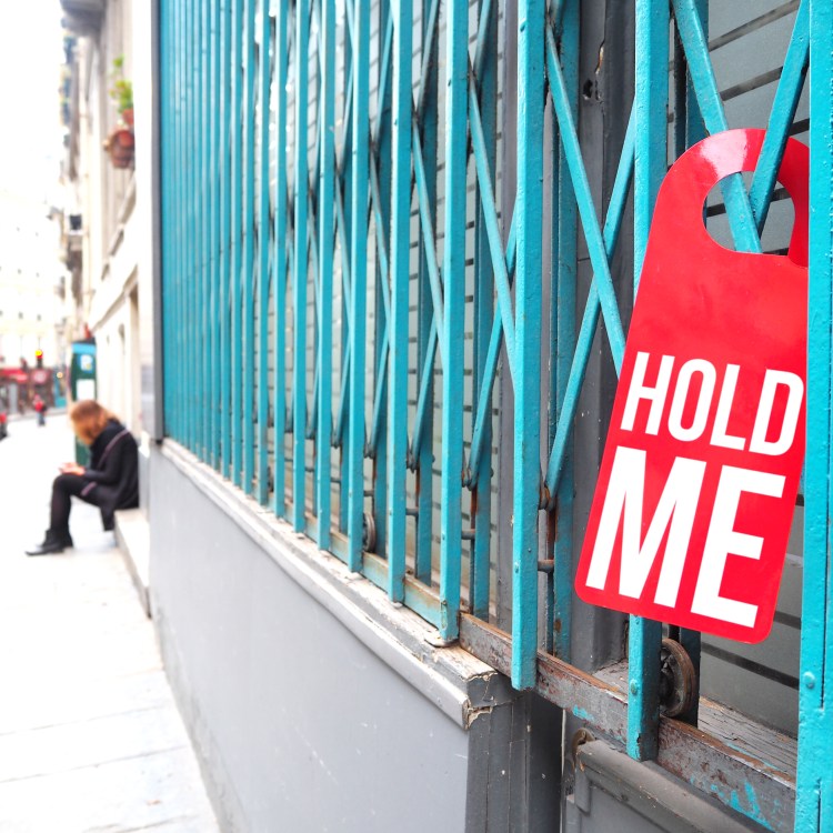 Door hanger « Hold me » – Paris – 2017 – Le Sonneur