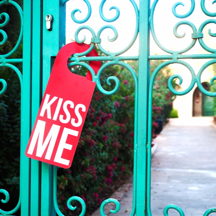 Door Hanger « Kiss Me » – Marrakech – 2018 – Le Sonneur