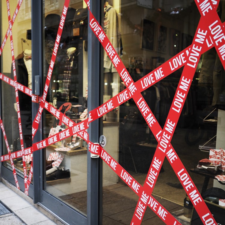 S T R A P P E D Solo Show | La Raffinierie 14 Rue Charrue 21000 Dijon | 23.11.18 - 02.01.19 | Le Sonneur | 2018