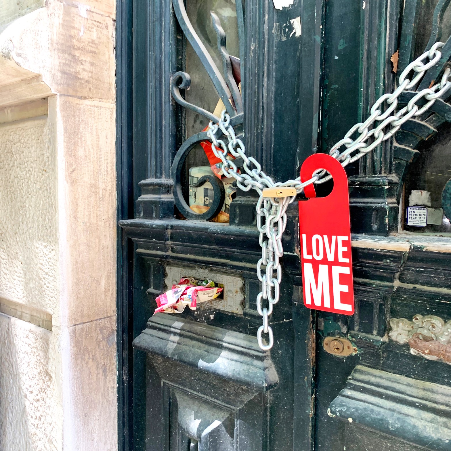 « Love Me » Door Hanger – Le Sonneur – Lisbon – 2019