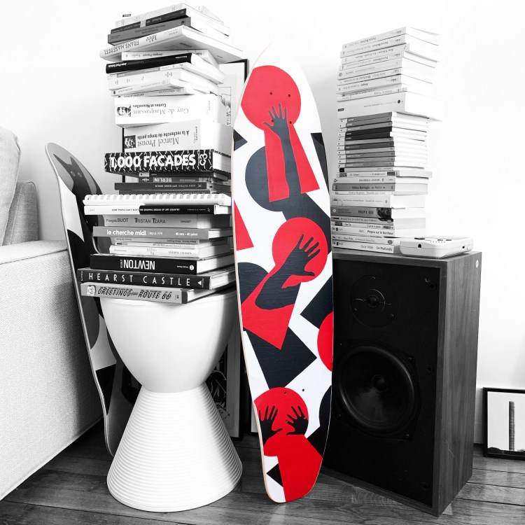 "VOYEUR" Skateboard Deck - Boards To Be Solidaire 2 - Secours Populaire Français + Agnès B + Artcurial - 2019 - Le Sonneur