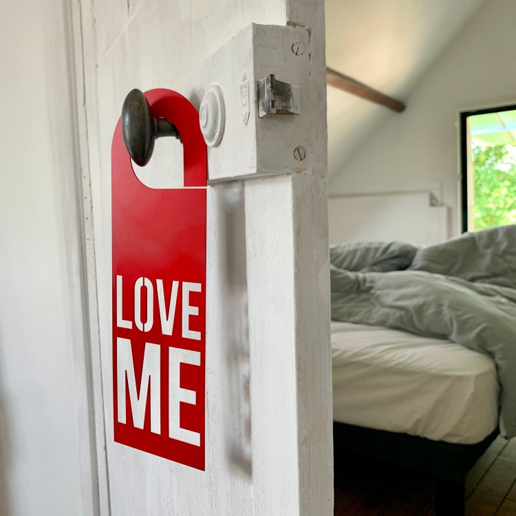 Door Hanger Love Me - Steel – Le Sonneur – Somewhere – 2020
